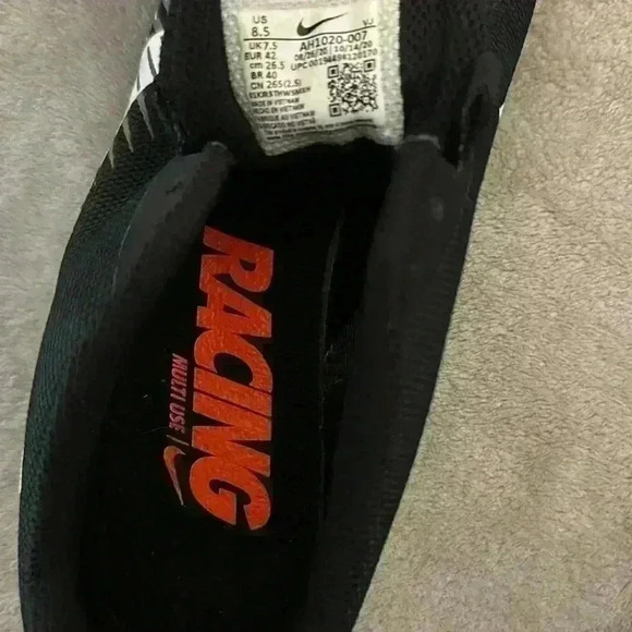 Brand New Mens Nike Zoom Rival M 9 Black Hyper Crimson 2020  Size 8.5 - Picture 4 of 4